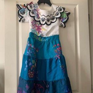 Maribel encanto dress size 7/8